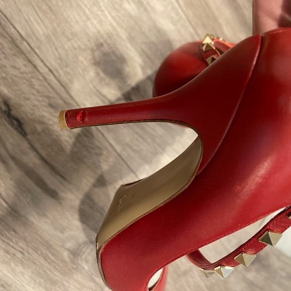 Pre loved Valentino red rock stud heels - Picture 7 of 10
